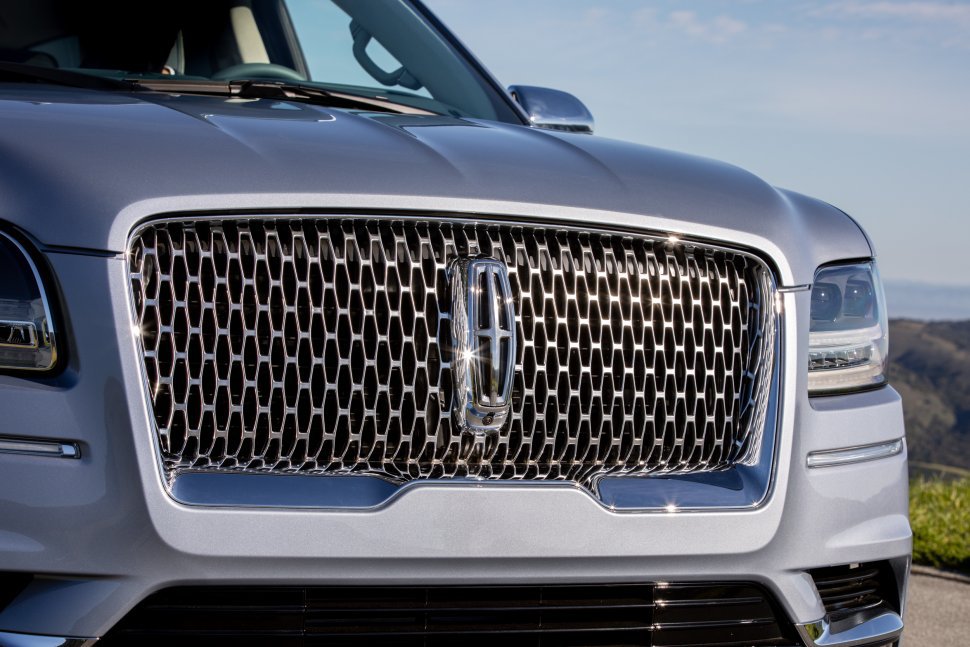 Lincoln Navigator technical specifications and fuel economy